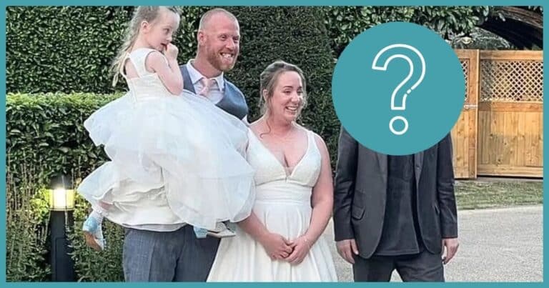 Actor Suddenly Appears at Couple’s Wedding – Looks Like There’s a Glitch In ‘The Matrix’