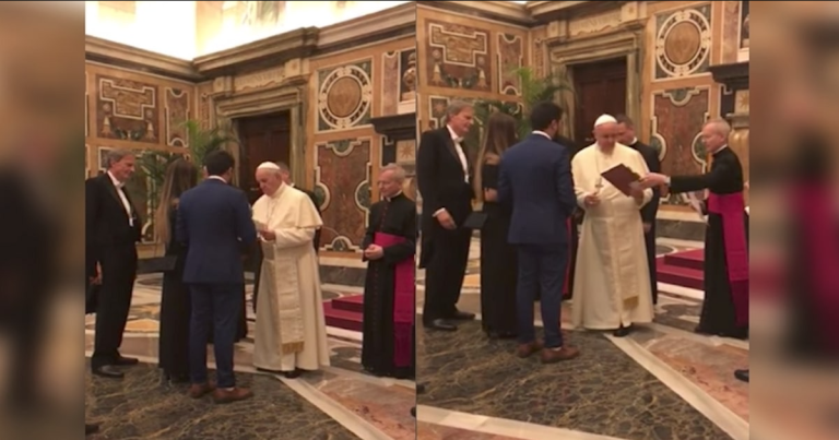 Watch What Happens When These Two Lovebirds Visit The Vatican – Even The Pope Can’t Believe It